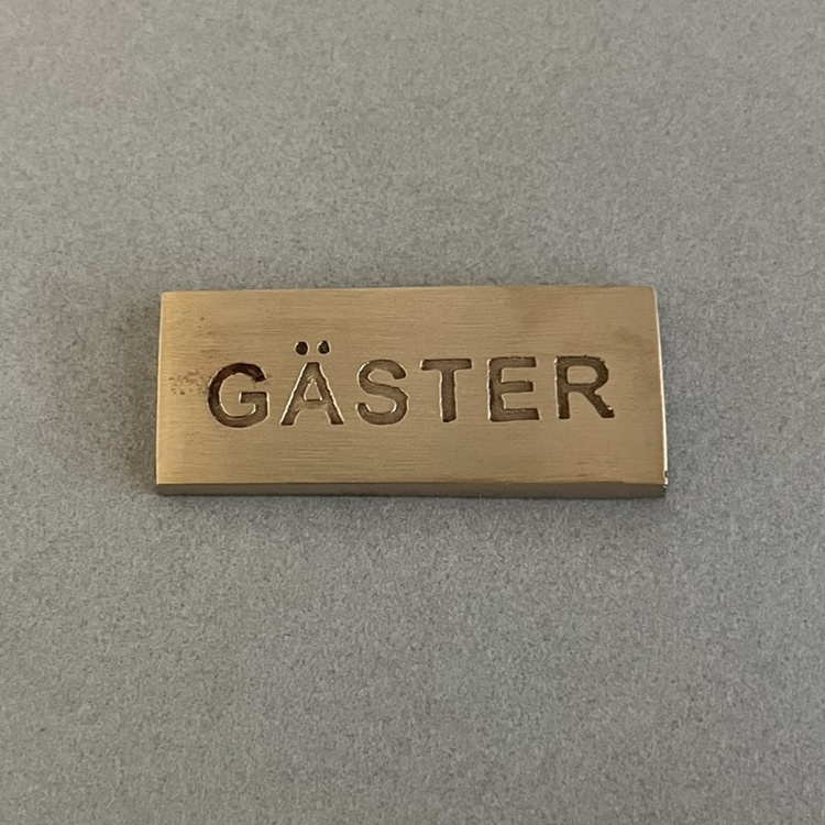 Sign, GÄSTER, 5 x 2 cm, Exmez, Brass in the group Storage / Magnets and adhesives / Signs and labels at SmartaSaker.se (42615)