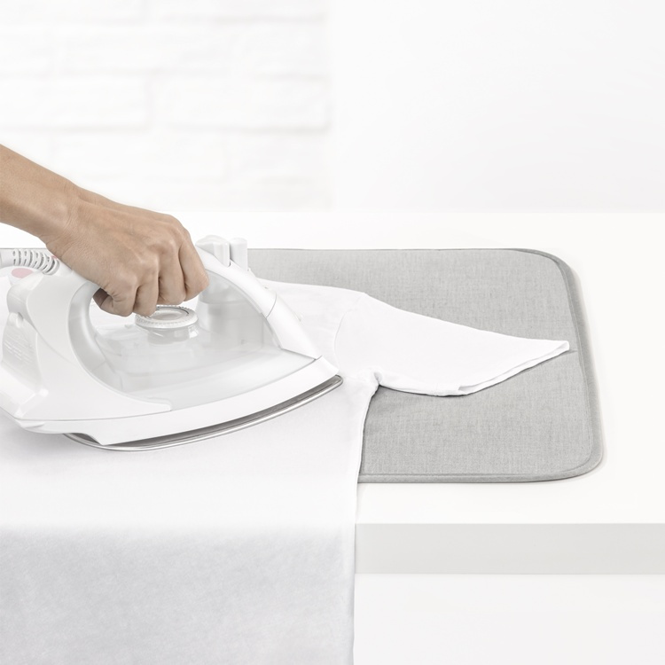 Ironing blanket, PROTECTOR DE MESA, 90 x 55 cm, Silver in the group Storage / Laundry and care / Ironing accessories at SmartaSaker.se (42833)