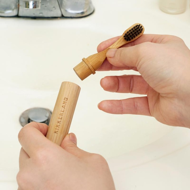 Travel Toothbrush in Bamboo, ON-THE-GO, Natur in the group Storage / Bathroom storage at SmartaSaker.se (42917)
