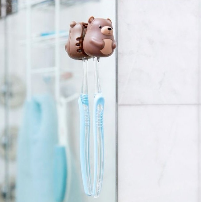 Toothbrush holder with suction, BEAR, Kikkerland in the group Storage / Bathroom storage at SmartaSaker.se (42926)