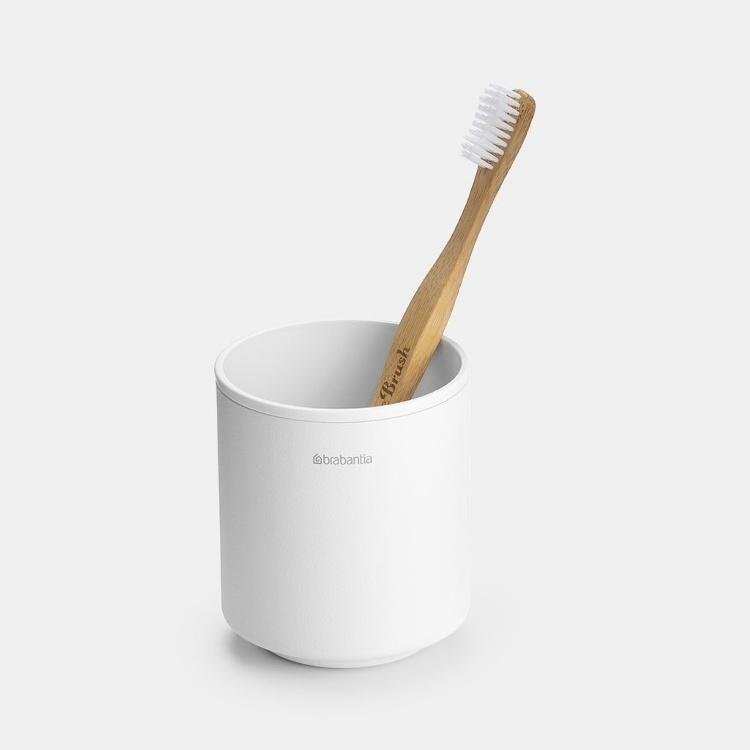 Toothbrush holder in metal, BRABANTIA MINDSET, Ø 8,1 x H 9,4 cm, White in the group Storage / Bathroom storage at SmartaSaker.se (42939)
