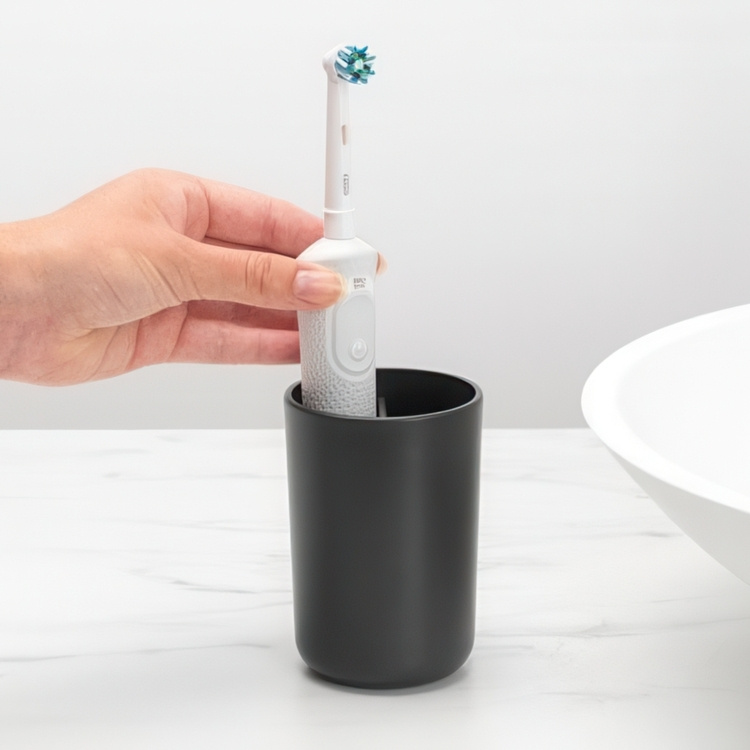 Toothbrush holder with divider, BRABANTIA RENEW, Ø 7,6 x H 11 cm in the group Storage / Bathroom storage at SmartaSaker.se (42940)