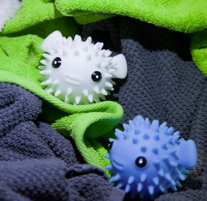 Drying balls for the dryer, PUFFER FISH DRYER BUDDIES, 2 pieces, Blue / White in the group Storage / Laundry and care at SmartaSaker.se (42968)