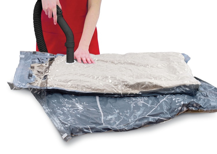 Vacuum bags, Set of 2, DOMO FLAT JUMBO, 110 x 90 cm, Black / transparent in the group Storage / Wardrobe storage / Vacuum storage / Compact vacuum bags at SmartaSaker.se (43180)