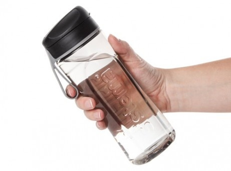 Water bottle, 600 ml, TRITAN SWIFT, Clear / Black in the group Storage / Kitchen storage / Food containers / Sistema food containers at SmartaSaker.se (43201)