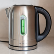 Electric kettle with smart temperature setting