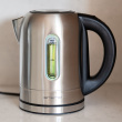 Electric kettle with smart temperature setting