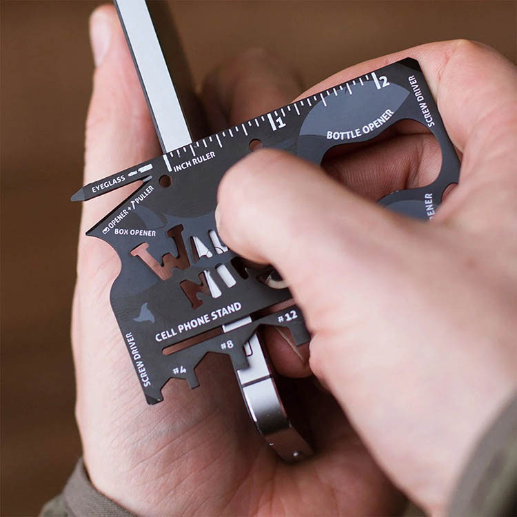 Wallet Ninja multi-tool for your wallet | SmartaSaker