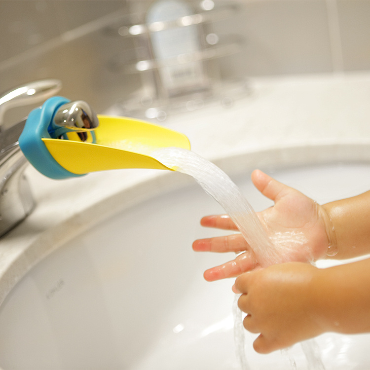 Aqueduck Faucet Extender in the group House & Home / Kids at SmartaSaker.se (12082)