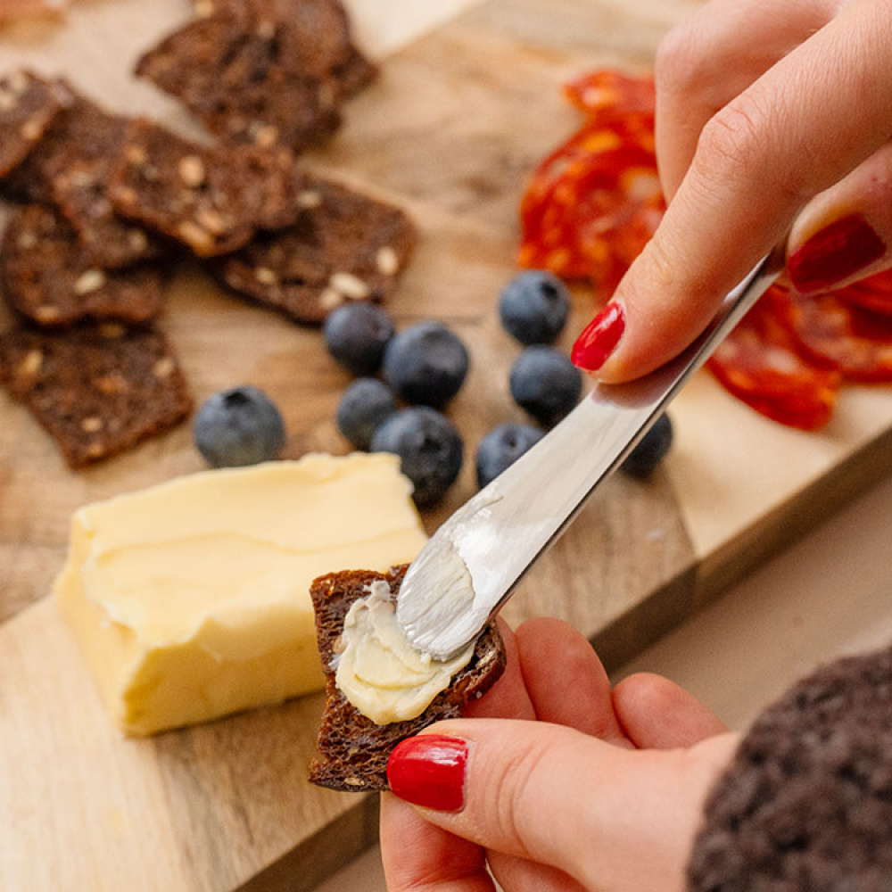 Balancing butter-knife, stainless steel in the group House & Home / Kitchen / Table setting at SmartaSaker.se (12170)