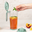 Vacuum carafe with citrus press