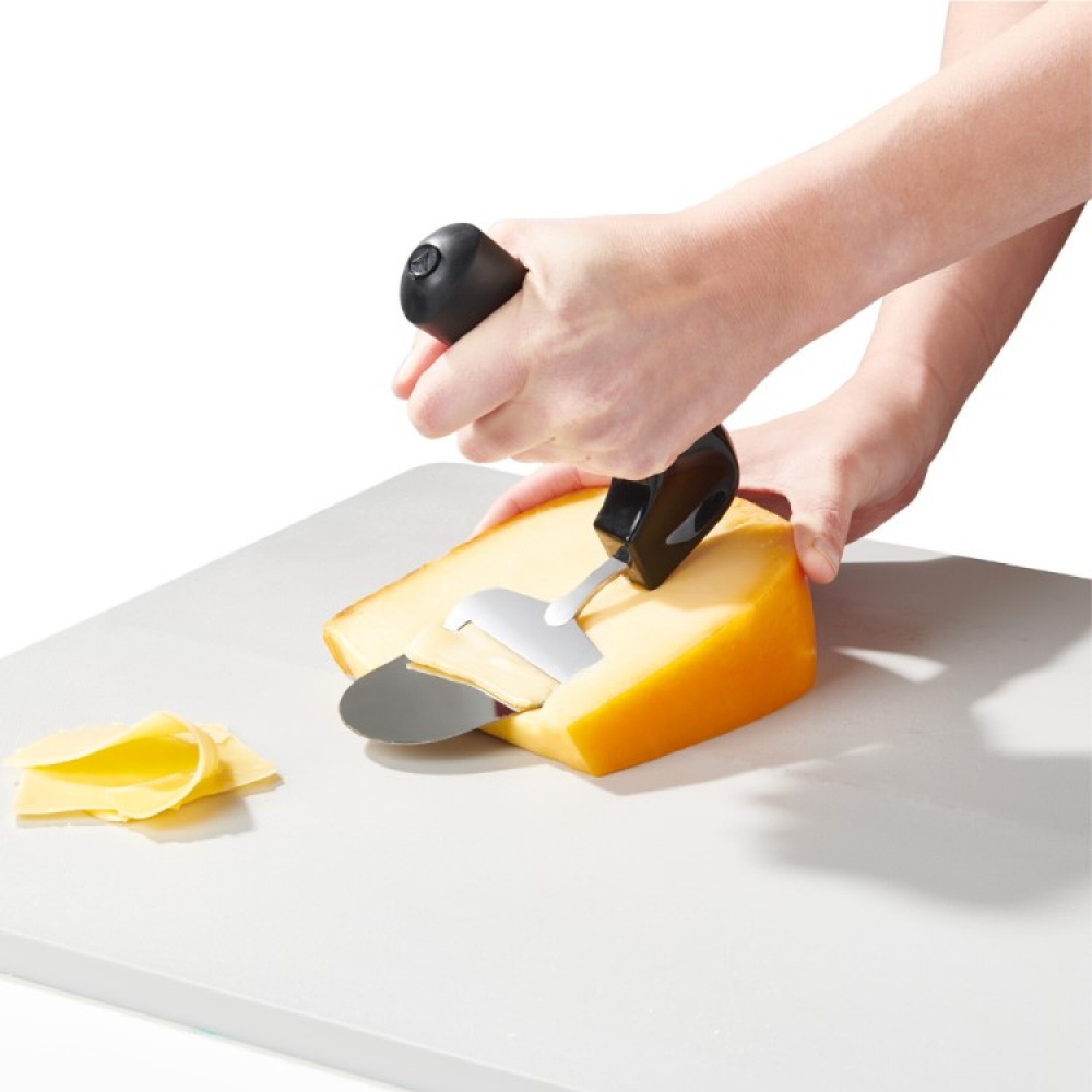 Ergonomic cheese slicer in the group House & Home / Kitchen / Kitchen utensils at SmartaSaker.se (12640)