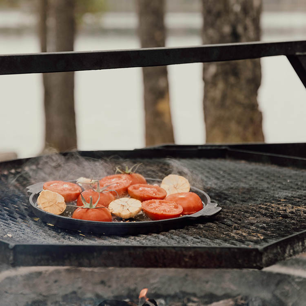 Cast-iron pan for the grill in the group House & Home / Grill Stuff at SmartaSaker.se (12659)