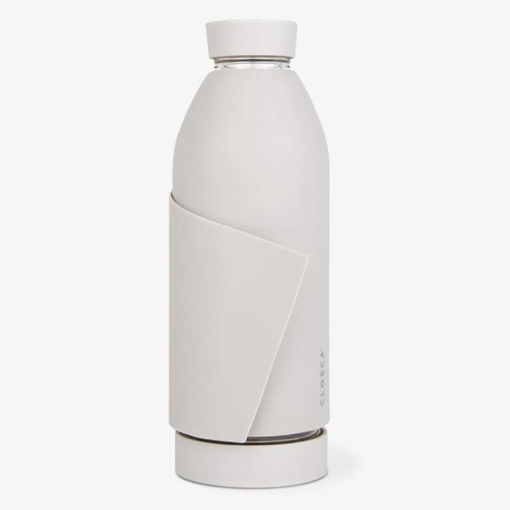 Glass water bottle in silicone case in the group House & Home / Kitchen / Beverages at SmartaSaker.se (12733)