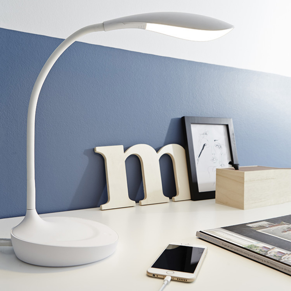 Desk light with USB port in the group Lighting / Indoor lighting / Lamps at SmartaSaker.se (12756)