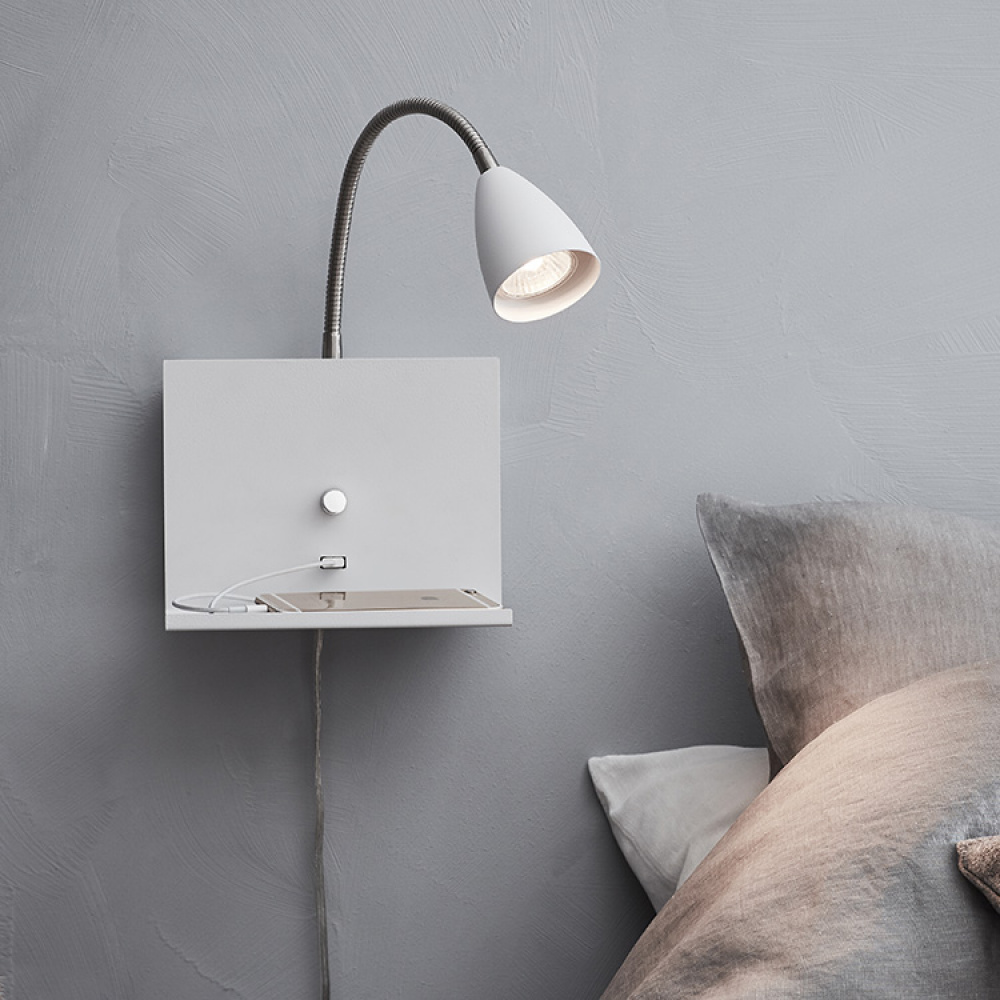 Wall lamp with shelf and USB port in the group Lighting / Indoor lighting / Lamps at SmartaSaker.se (12758)