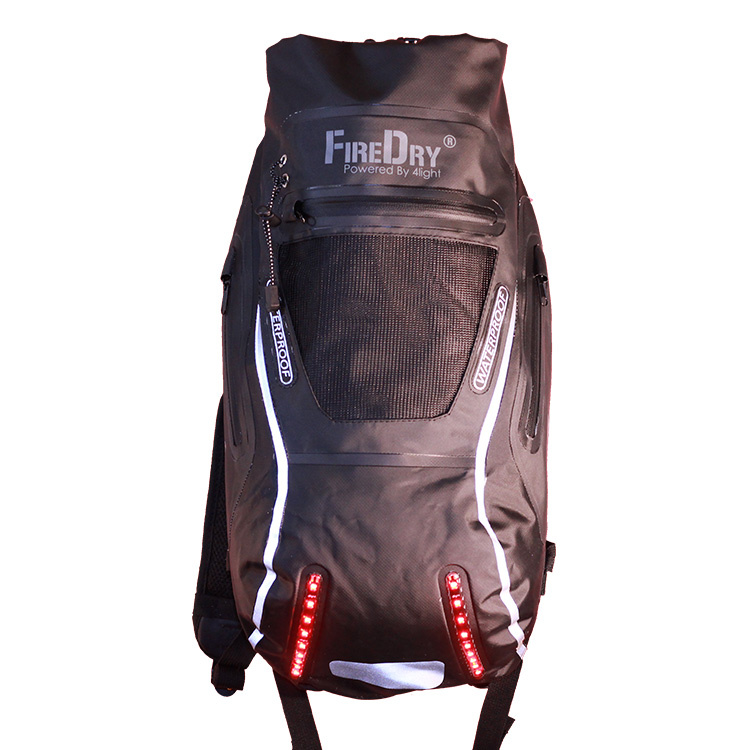 Waterproof Backpack with Light, 20 litre Black in the group Leisure / Bags / Backpacks at SmartaSaker.se (12819-SS)