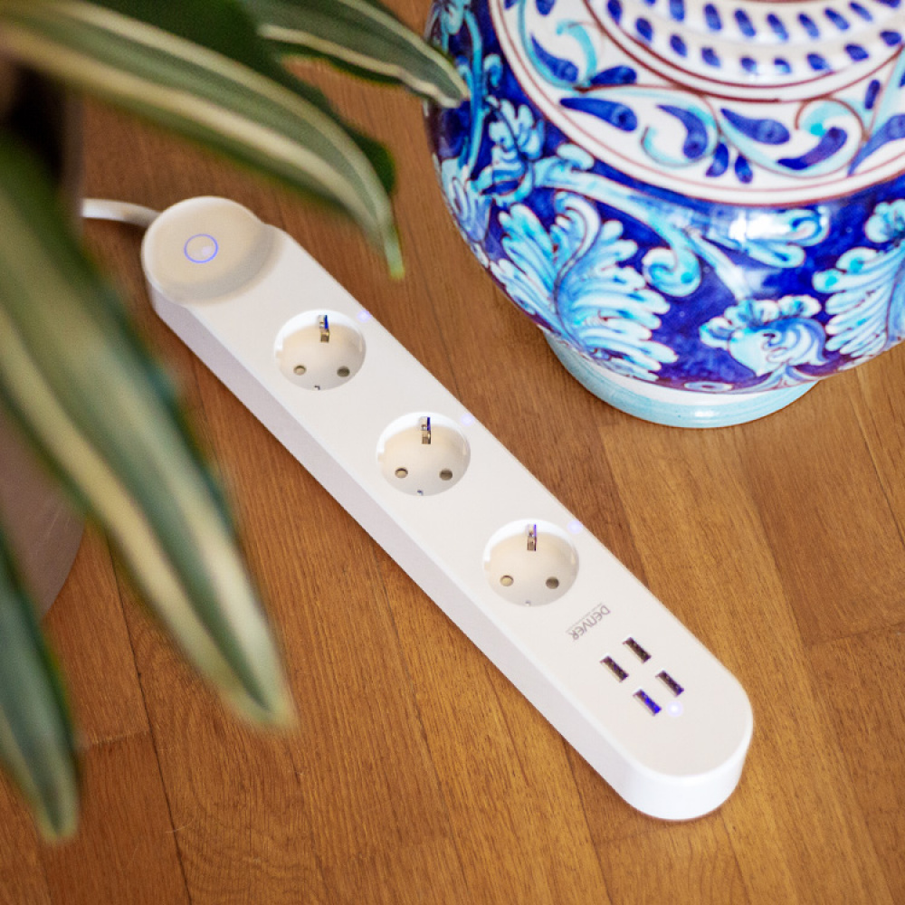 Remote Controlled Power Strip with USB and Wi-Fi in the group House & Home / Electronics / Smart Home at SmartaSaker.se (12871)