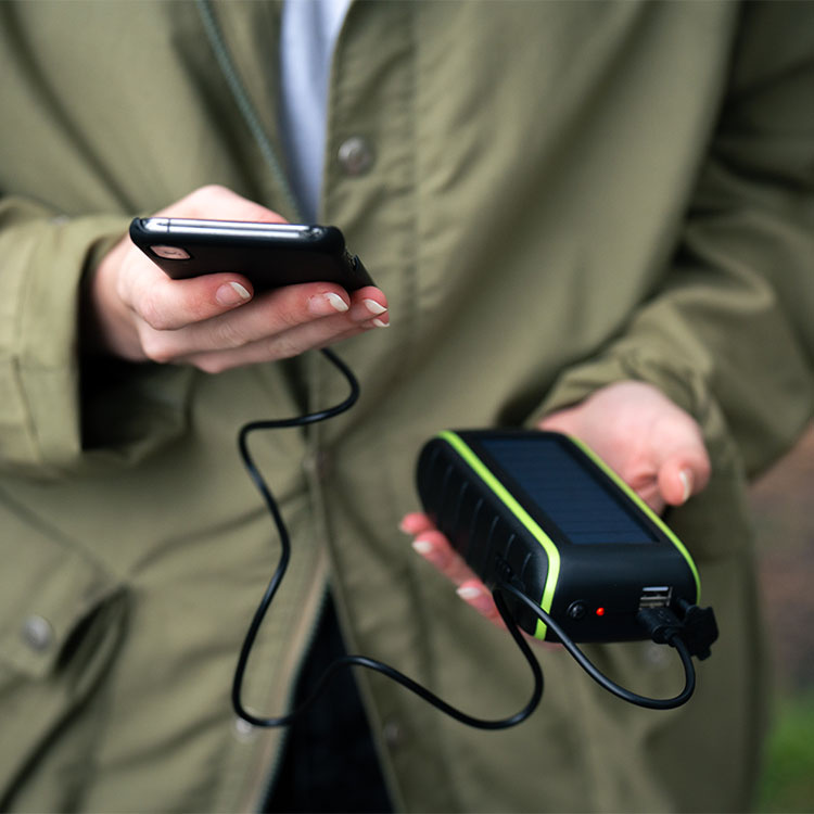 Powerbank with Dynamo Hand Crank - Charge via solar cell or crank