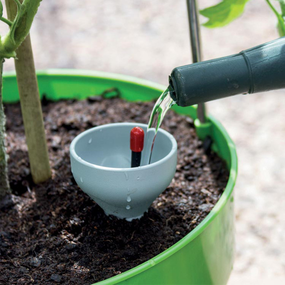 Self-watering pot with plant support in the group House & Home / Garden / Cultivation at SmartaSaker.se (12875)