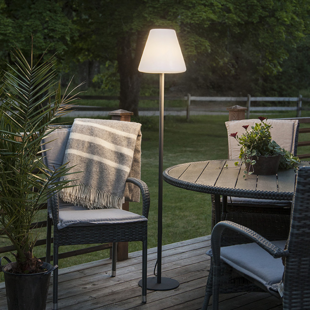 Floor lamp for the patio in the group Lighting / Outdoor lighting / Outdoor lamps at SmartaSaker.se (12973)