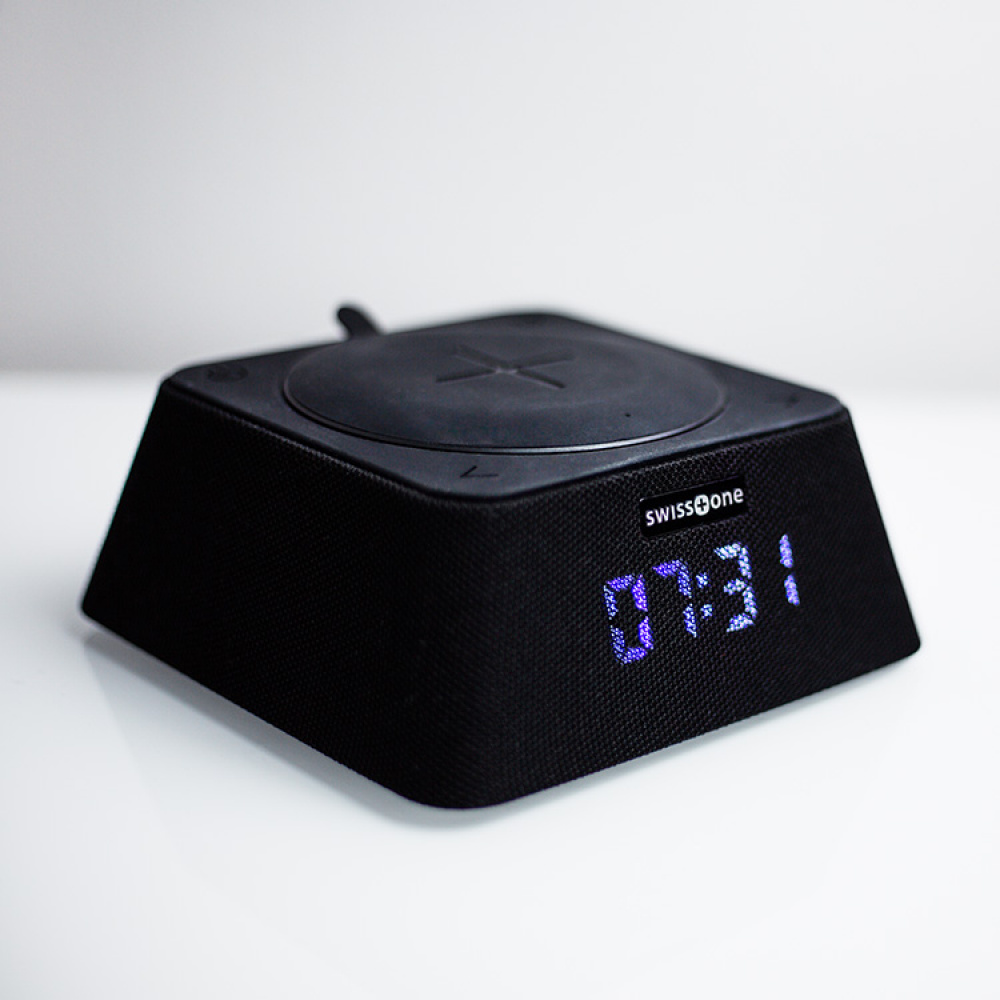 Alarm clock with radio & portable Qi-charger in the group House & Home / Electronics / Home Electronics at SmartaSaker.se (12993)