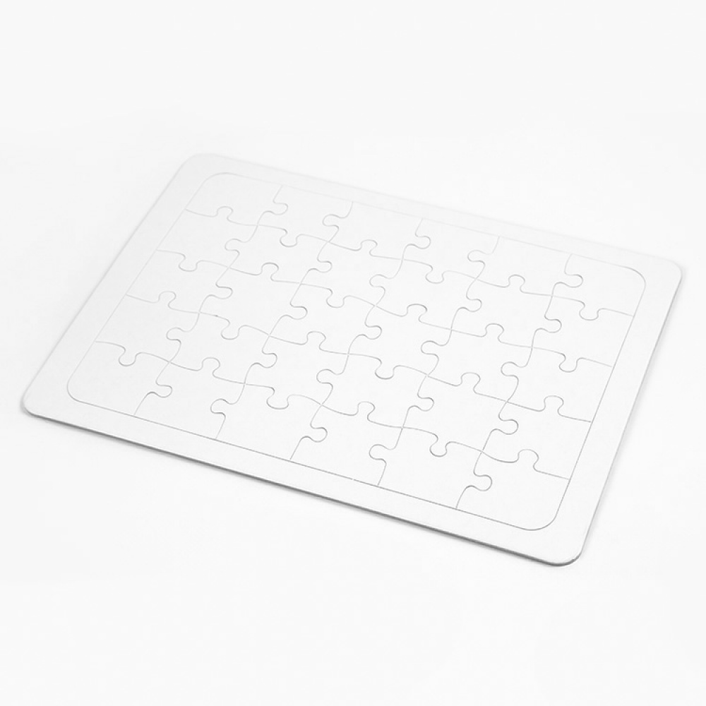 Plain white jigsaw puzzle, 30 pieces in the group Leisure / Games / Crafts at SmartaSaker.se (13059)