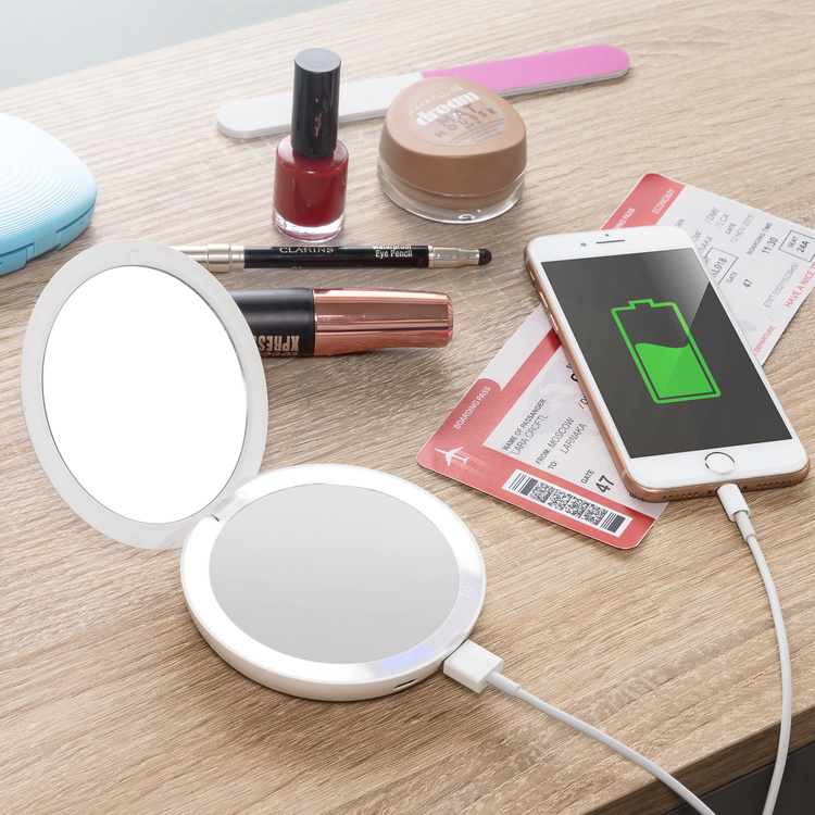Pocket Mirror with a Light and a Powerbank in the group House & Home / Bathroom at SmartaSaker.se (13146)