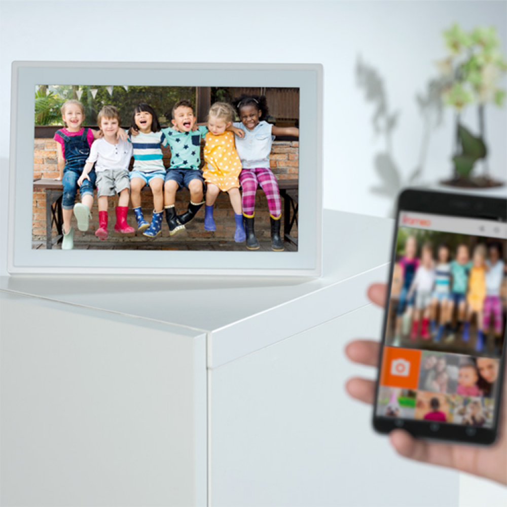 Frameo Digital Photo Frame in the group House & Home / Electronics / Mobile Accessories at SmartaSaker.se (13275)