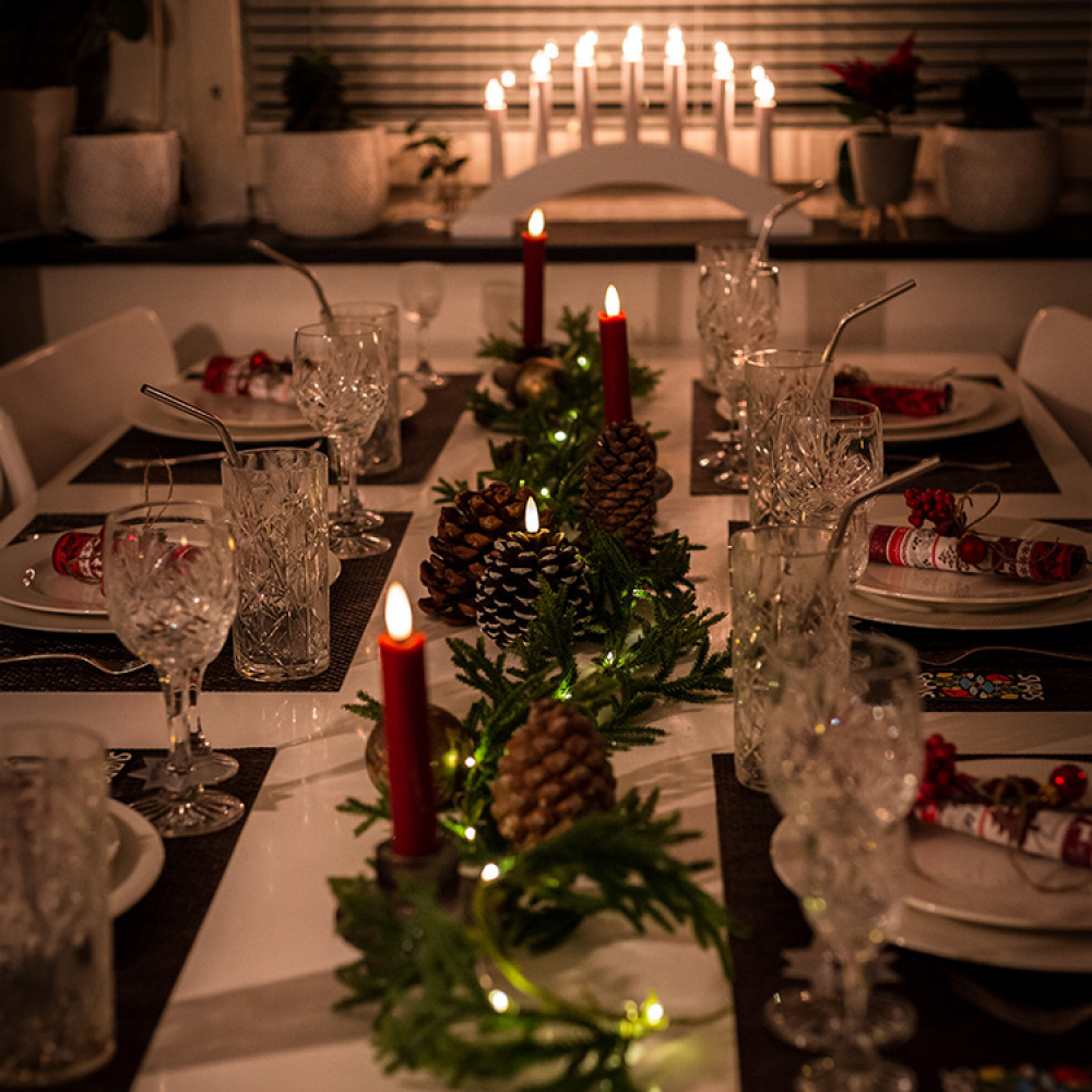 Decorative pine cone with LED flame in the group Holidays / Advent & Christmas / Christmas lighting at SmartaSaker.se (13315)