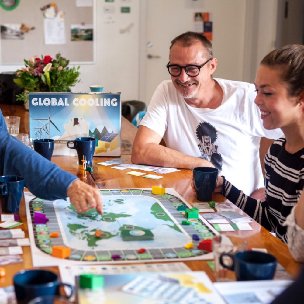 Global Cooling — the game in the group Leisure / Games / Board Games at SmartaSaker.se (13511)