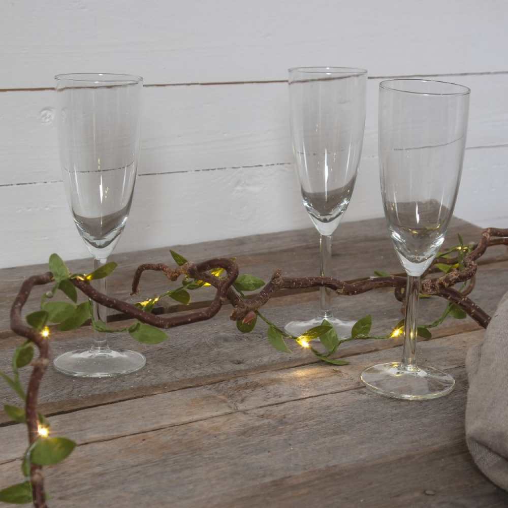 Small battery-powered string lights with tiny leaves in the group Lighting / Indoor lighting / Indoor decorative lighting at SmartaSaker.se (13530)