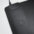 Desk pad with QI-charging