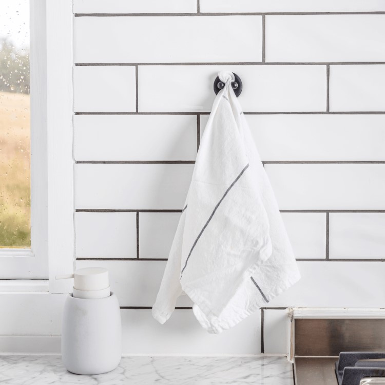 Suction hooks sales for bathroom tiles