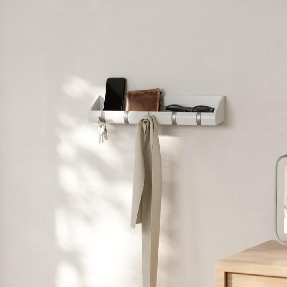 Shelf with hooks in the group House & Home / Interior at SmartaSaker.se (13600)