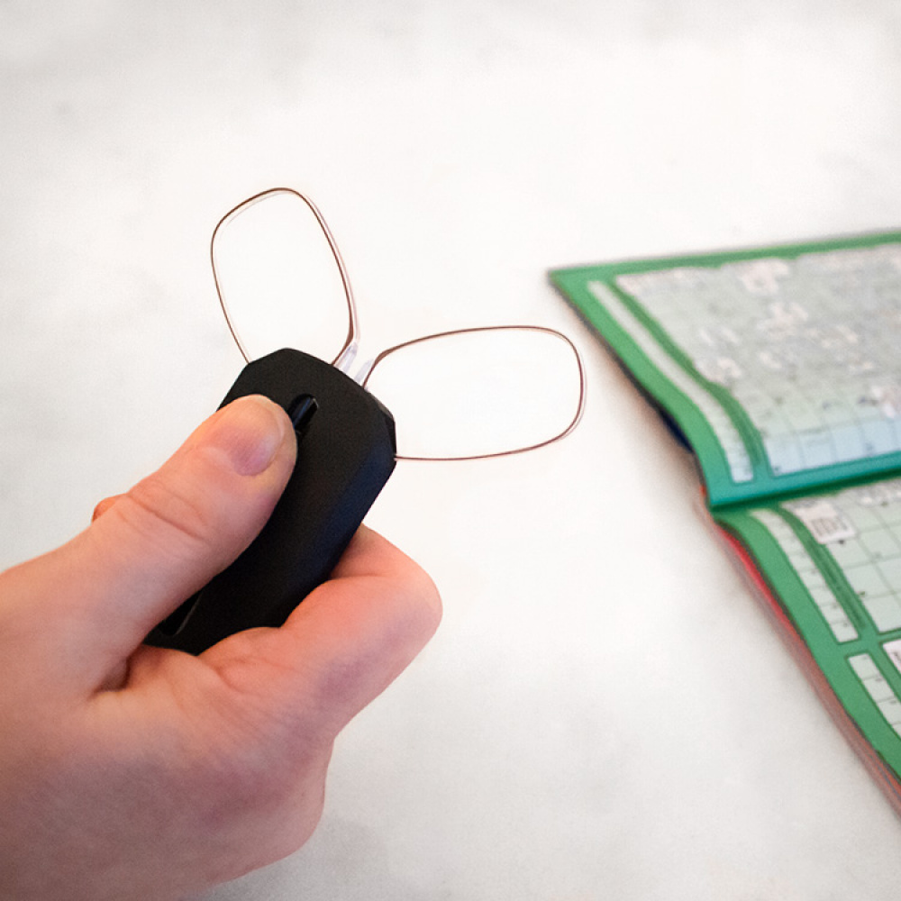 Foldable Reading Glasses with a keyring, Brown in the group Leisure / Reading at SmartaSaker.se (13601)