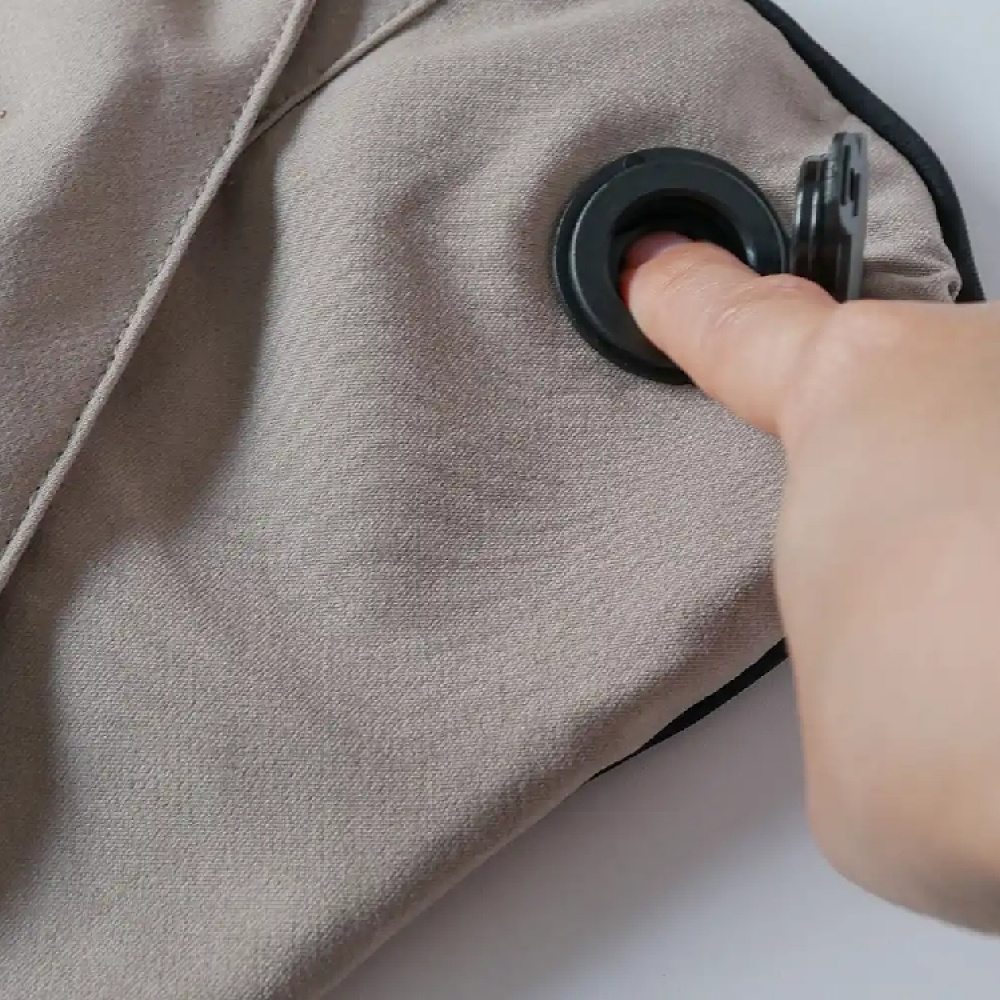 Travel pillow with a hood in the group Leisure / Travelling at SmartaSaker.se (13607)