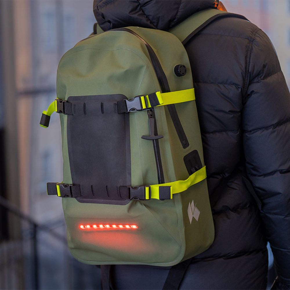 Waterproof rucksack with lights, 30 litres in the group Leisure / Bags / Backpacks at SmartaSaker.se (13756)