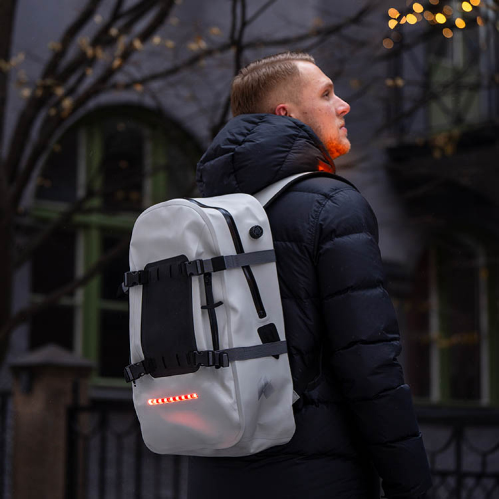 Waterproof rucksack with lights, 30 litres in the group Leisure / Bags / Backpacks at SmartaSaker.se (13756)