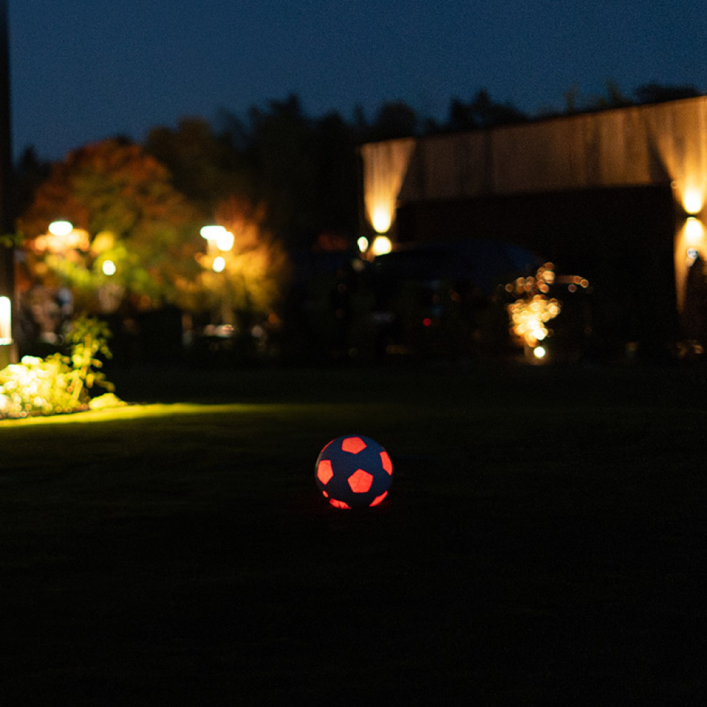 Light-up football in the group Leisure / Games at SmartaSaker.se (13797)