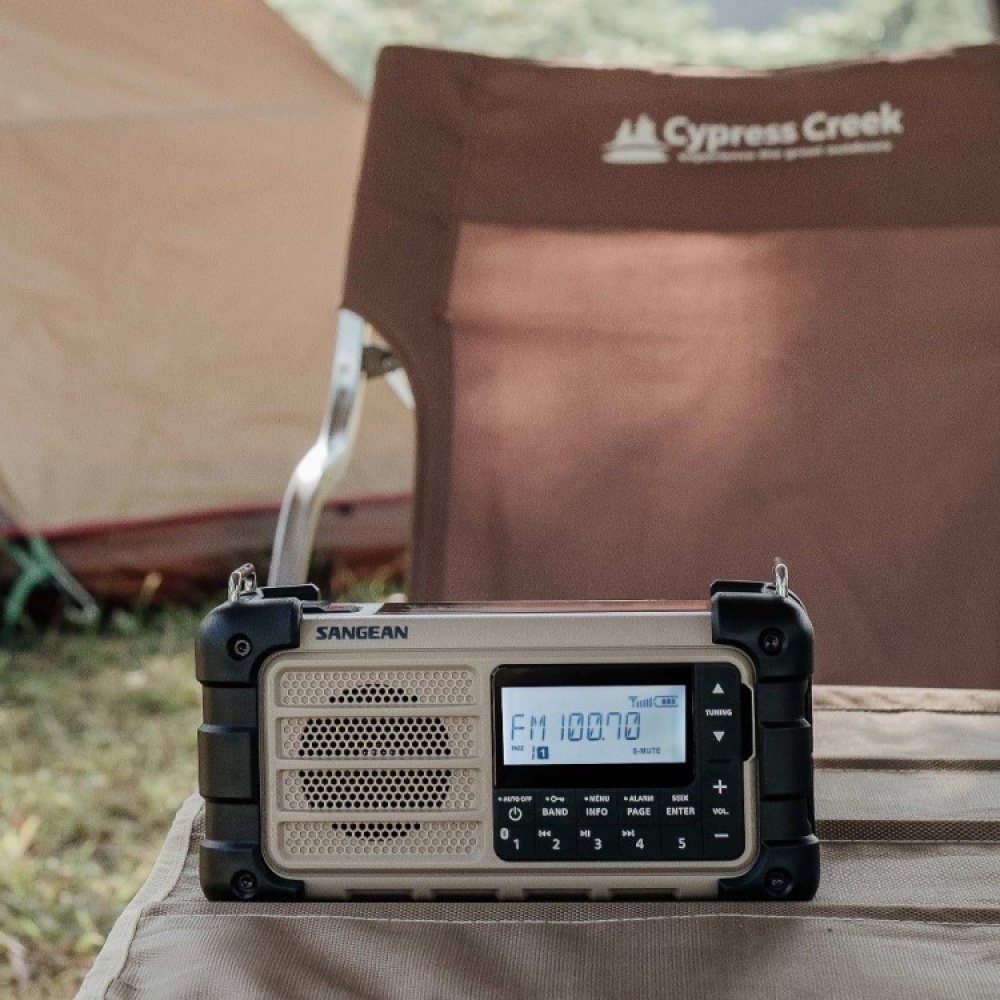 Survival radio FM/AM Pro in the group House & Home / Electronics / Speakers and ear phones at SmartaSaker.se (13829)