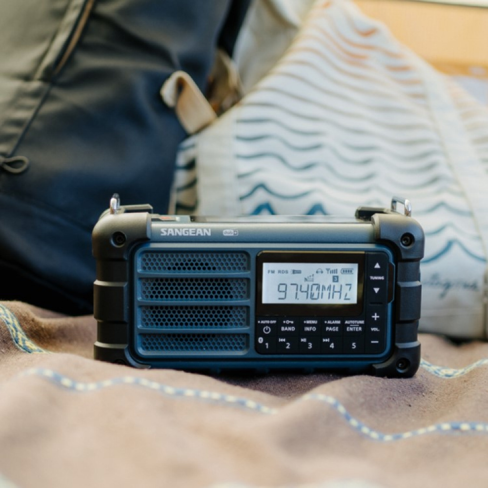 Survival radio DAB+/FM Pro in the group House & Home / Electronics / Speakers and ear phones at SmartaSaker.se (13830)