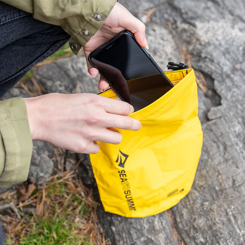 Waterproof mini bag, 2 litres in the group Leisure / Outdoor life / Outdoor Equipment at SmartaSaker.se (13932)