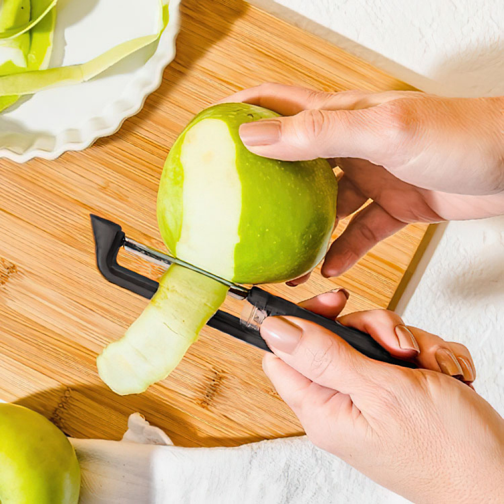 Self-sharpening potato peeler in the group House & Home / Kitchen / Squeeze, chop and peel at SmartaSaker.se (14031)
