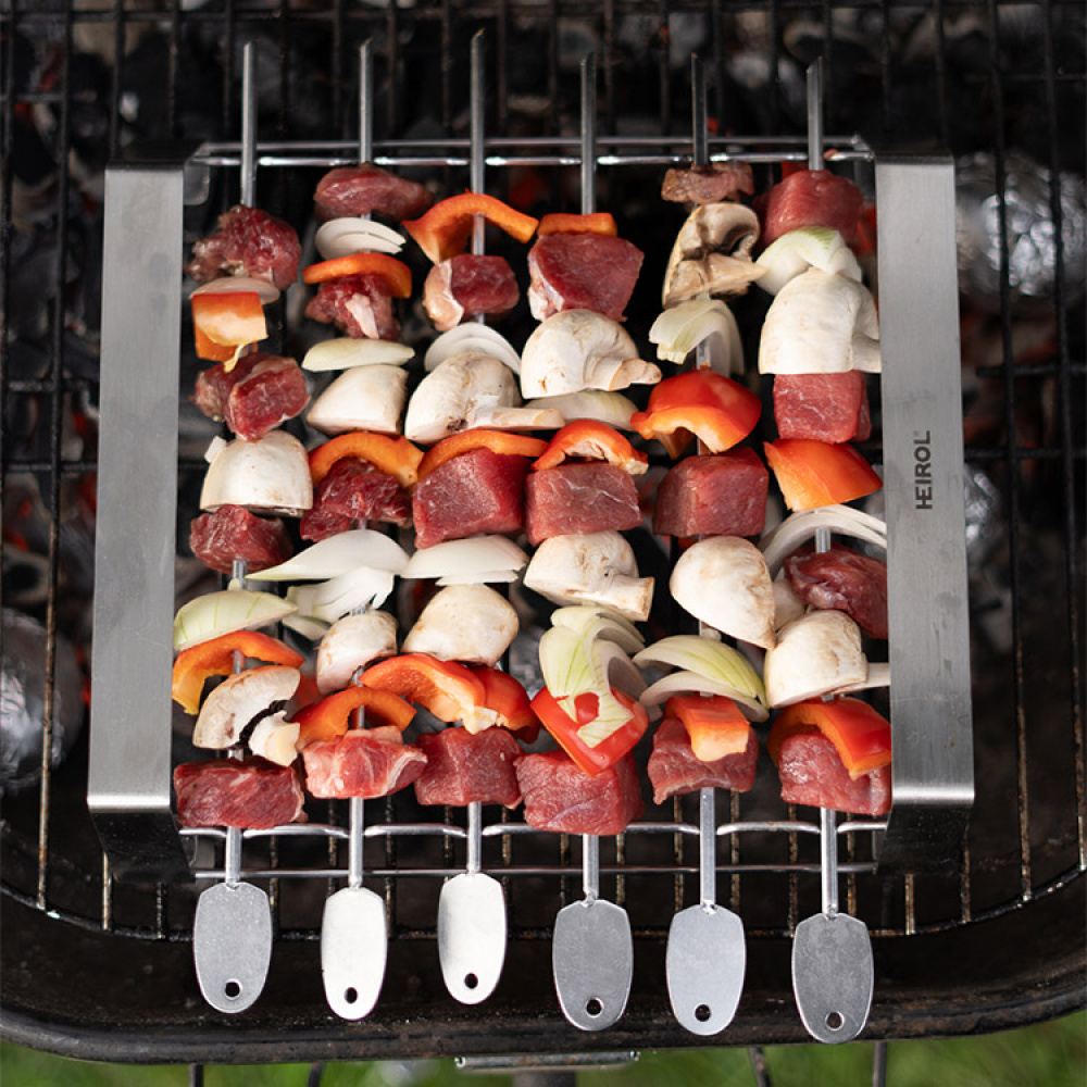 Barbecue skewers with stand in the group House & Home / Grill Stuff at SmartaSaker.se (14093)