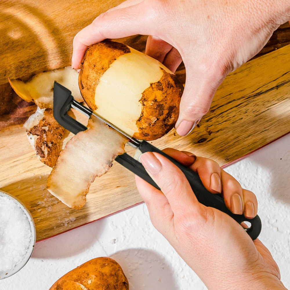 Self-sharpening potato peeler in the group House & Home / Kitchen / Squeeze, chop and peel at SmartaSaker.se (14248)