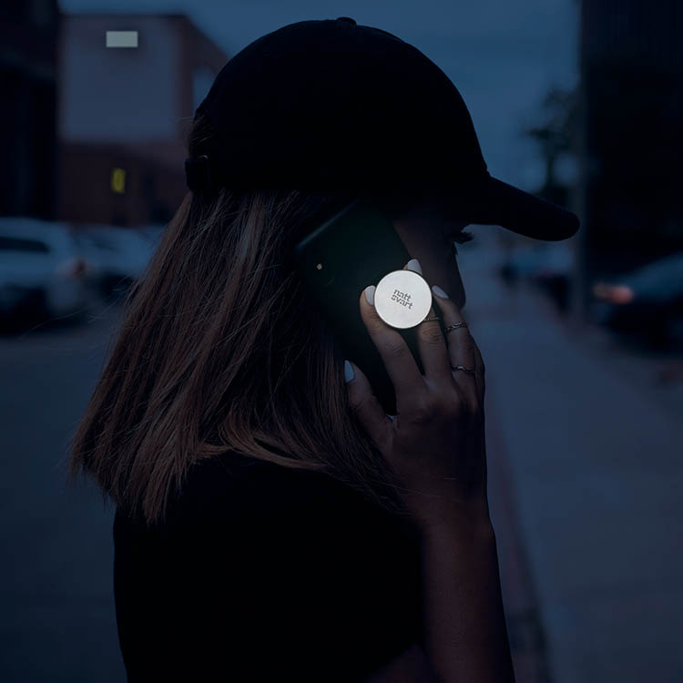 Mobile phone holder with reflector in the group House & Home / Electronics / Mobile Accessories at SmartaSaker.se (14251)