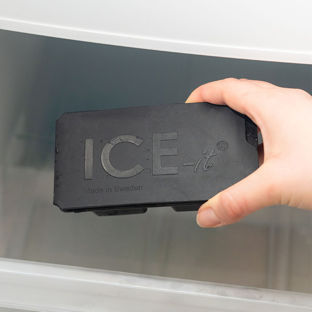 Ice cube tray with lid in the group House & Home / Kitchen / Beverages at SmartaSaker.se (14287)