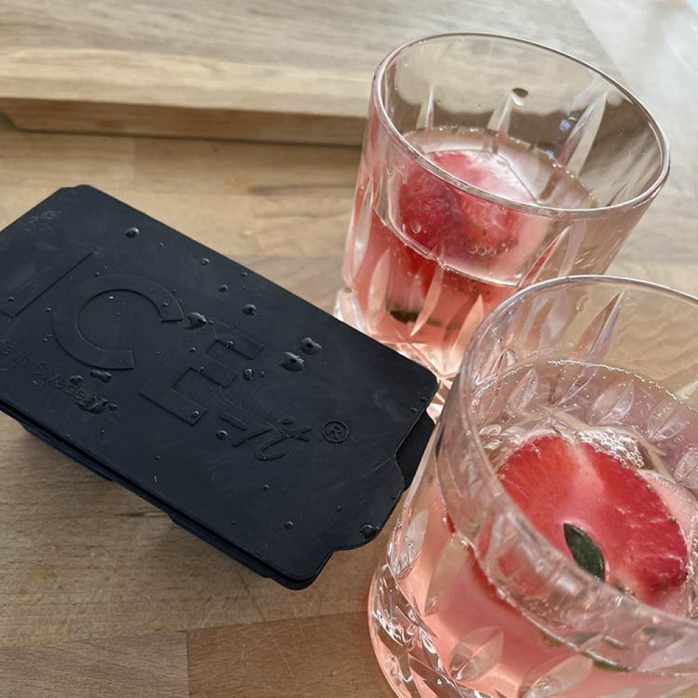 Ice cube tray with lid in the group House & Home / Kitchen / Beverages at SmartaSaker.se (14287)