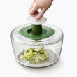 Salad spinner with grater